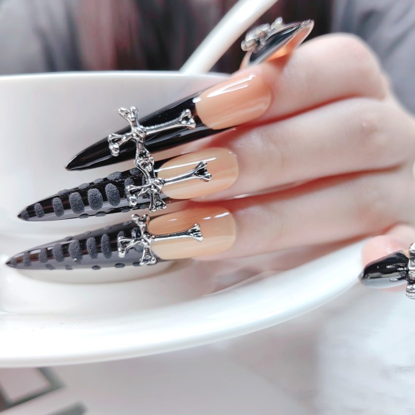 Black metal jewelry high-end press on nails - Image 5