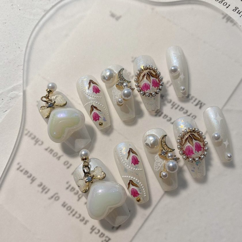 White Pearl Tulip Press on Nails - Image 3