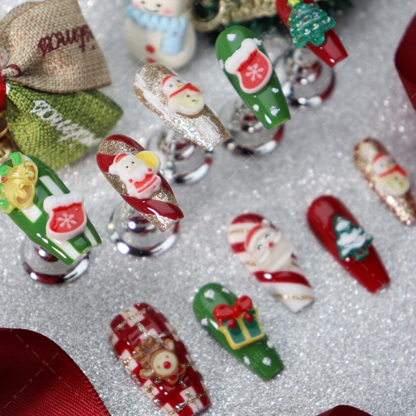 Reindeer, Christmas Tree, and Snowman Press on Nails - Image 4