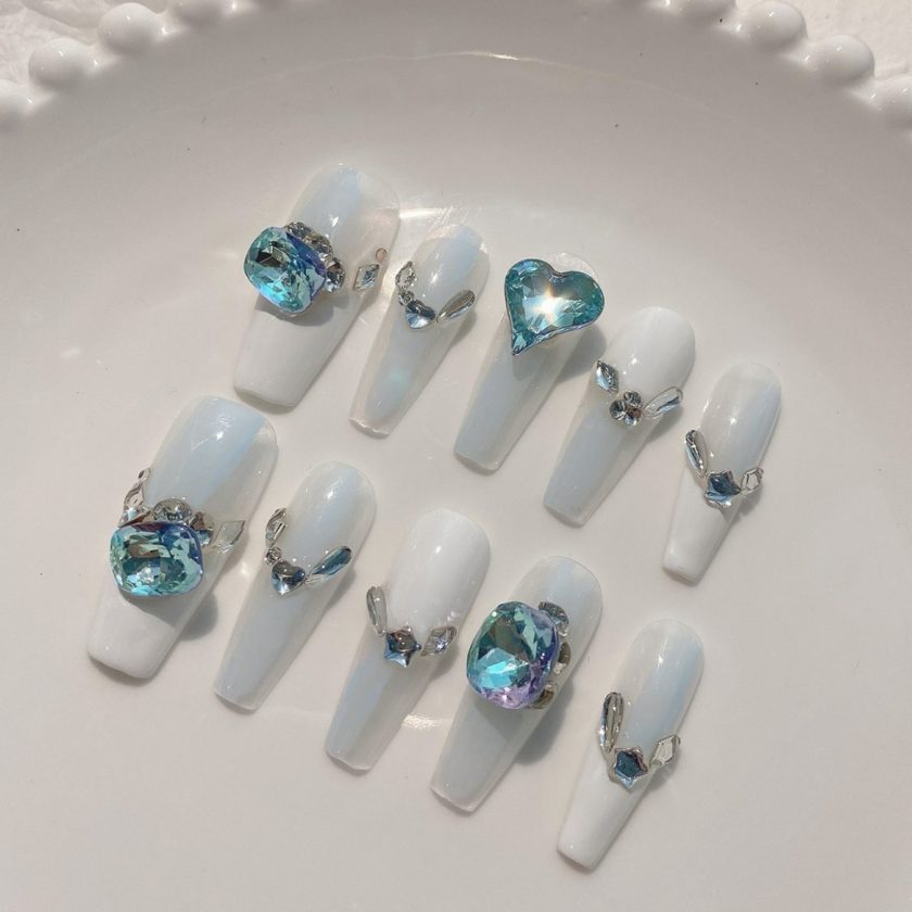 Blue Diamond Gentle and Pure Aesthetic Press on Nails - Image 4