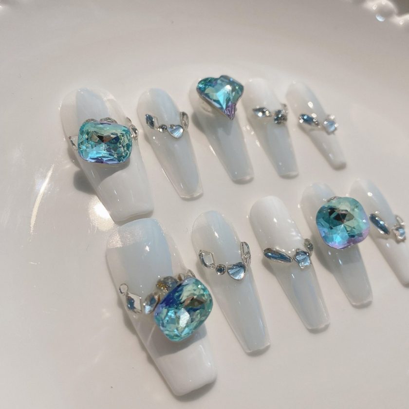 Blue Diamond Gentle and Pure Aesthetic Press on Nails - Image 3